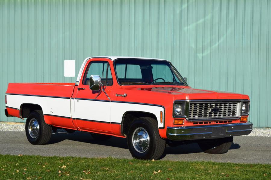  Chevrolet C10 Cheyenne Super 1974 года  (фото 1 из 365)